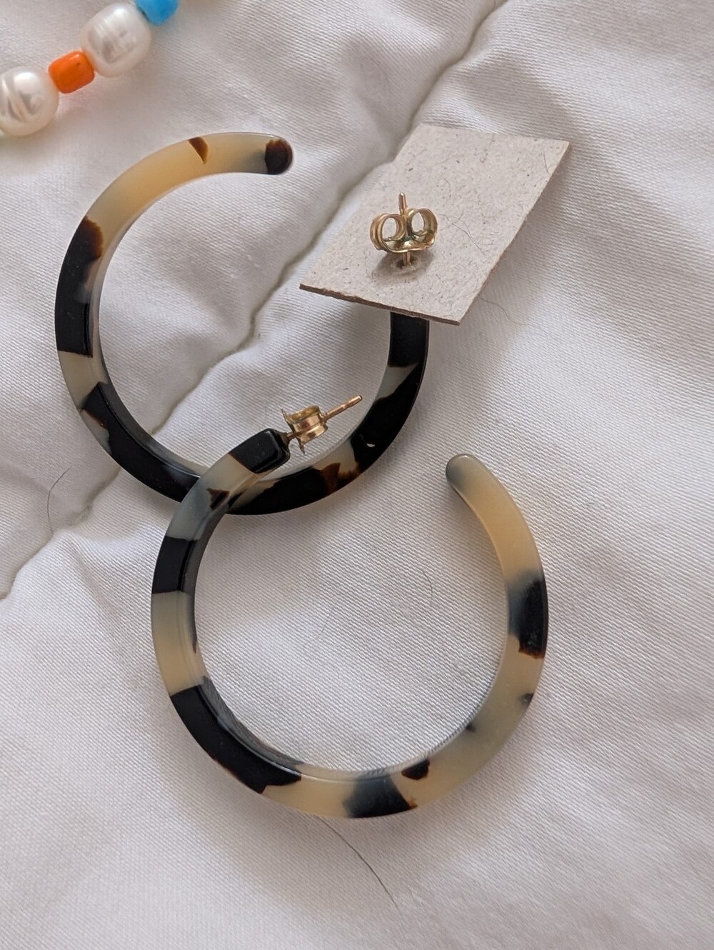 Baleen Tortoiseshell Hoop Earrings, Super Light - Picture 2 of 6